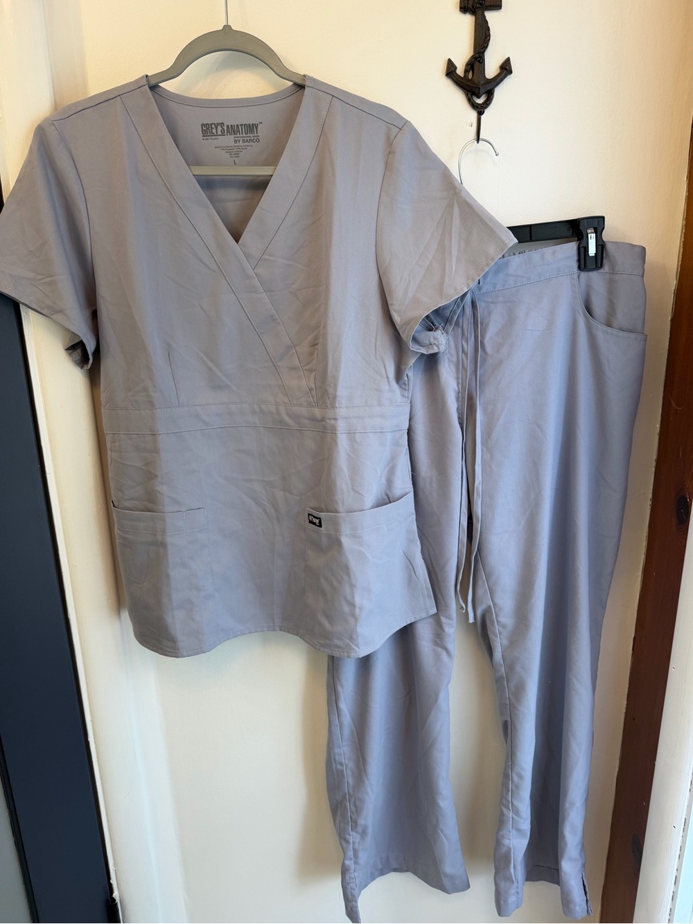 Grey’s Anatomy by Barco Women’s Scrub Set – Size Large – Gray